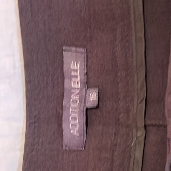 Dressy capri pants in a beautiful deep earthy green colour. - Picture 7 of 8